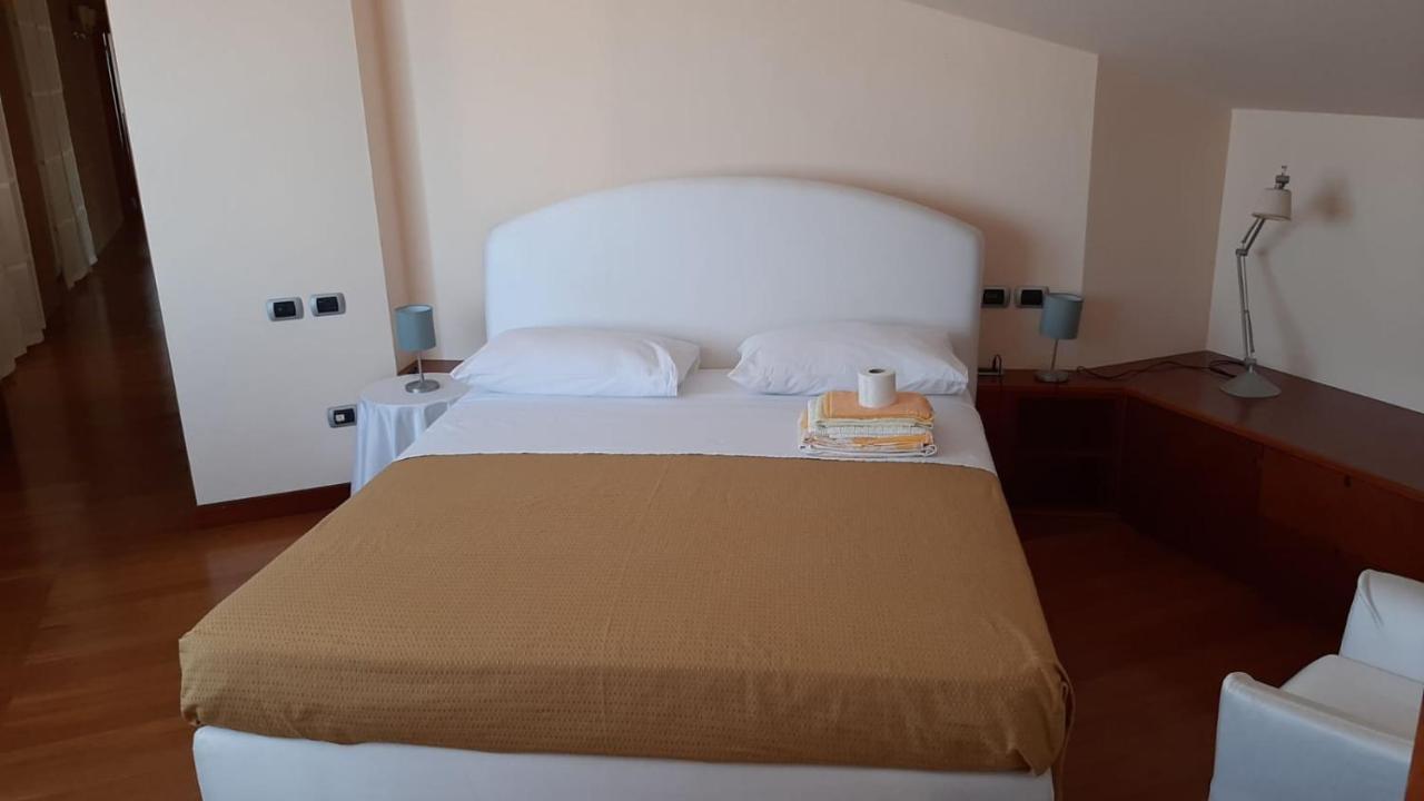 B & B Paradiso Лорето Екстериор снимка